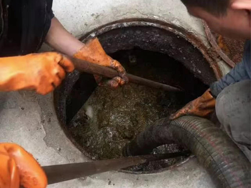 天峨清理化粪池时如何避免沼气的危害?